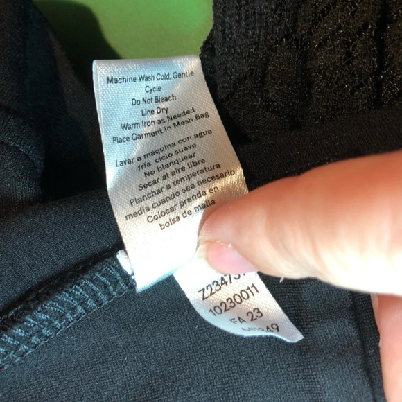 Lace detail top - Picture 11 of 16